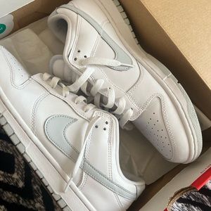 Nike Dunk Low Pure Platinum